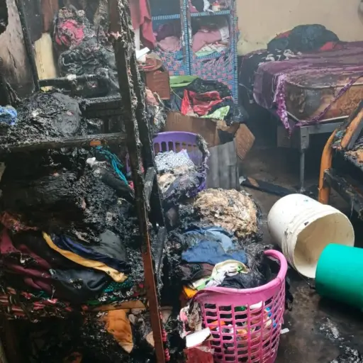 Falla eléctrica provoca conato de incendio en vivienda habitada por adultos mayores en El Carmen