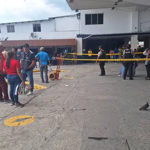 Una mujer fallece dentro de la terminal terrestre de Portoviejo tras presentar complicaciones en su salud