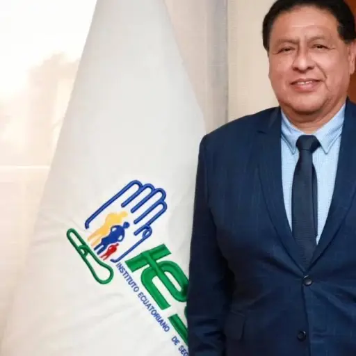 Jaime Bernabé Erazo asume como ministro de Salud pese a impedimento vigente para ejercer cargos públicos  