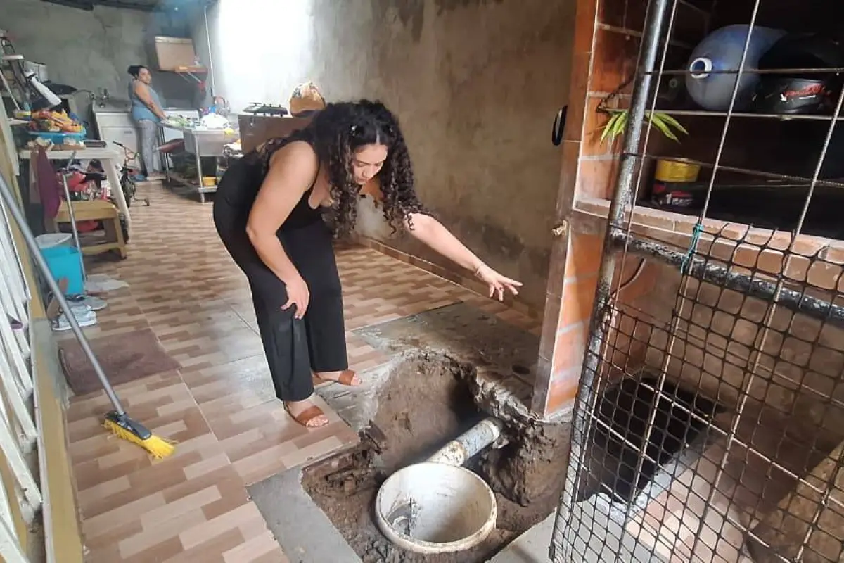 Viven con miedo en Santo Domingo lluvias inundan casas y amenazan con colapsos