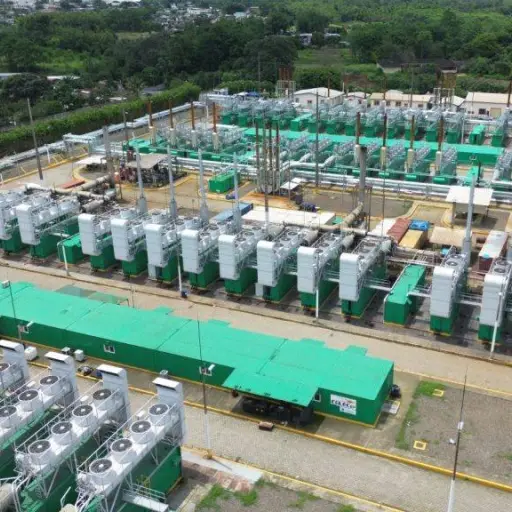 Ecuador contrata 920 MW de generación térmica para fortalecer el sistema eléctrico nacional