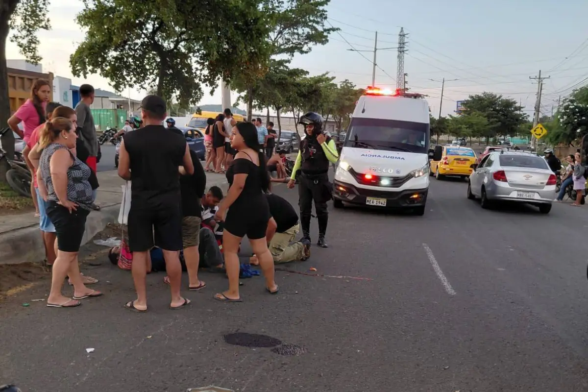 Dos accidentes ocurrieron en el mismo sector del paso lateral con pocos minutos de diferencia., ED