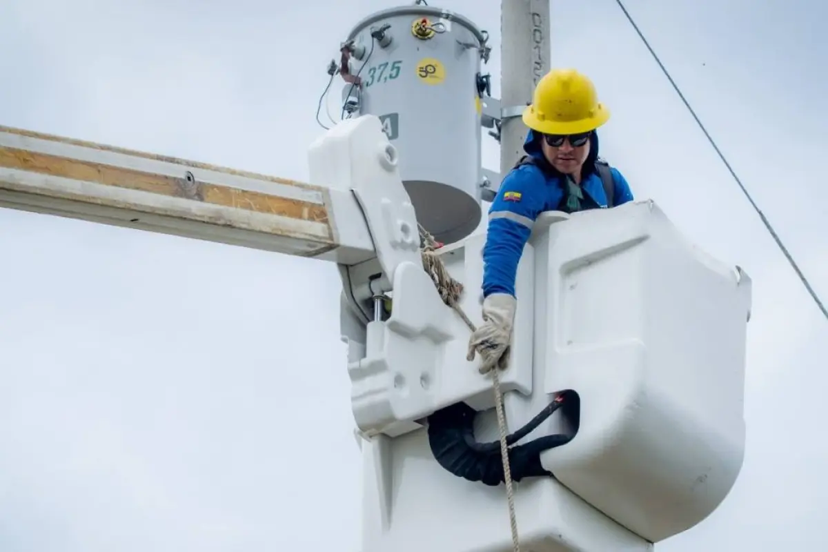 Gobierno de Ecuador detalla qué familias recibirán el alivio en la planilla eléctrica por altas temperaturas.