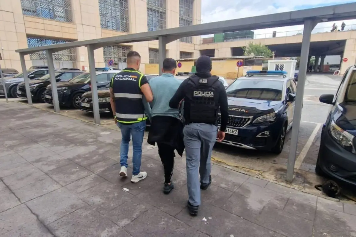 El 16 de noviembre de 2025, el presidente Daniel Noboa informó sobre la captura de alias Pipo en España., Redes Sociales