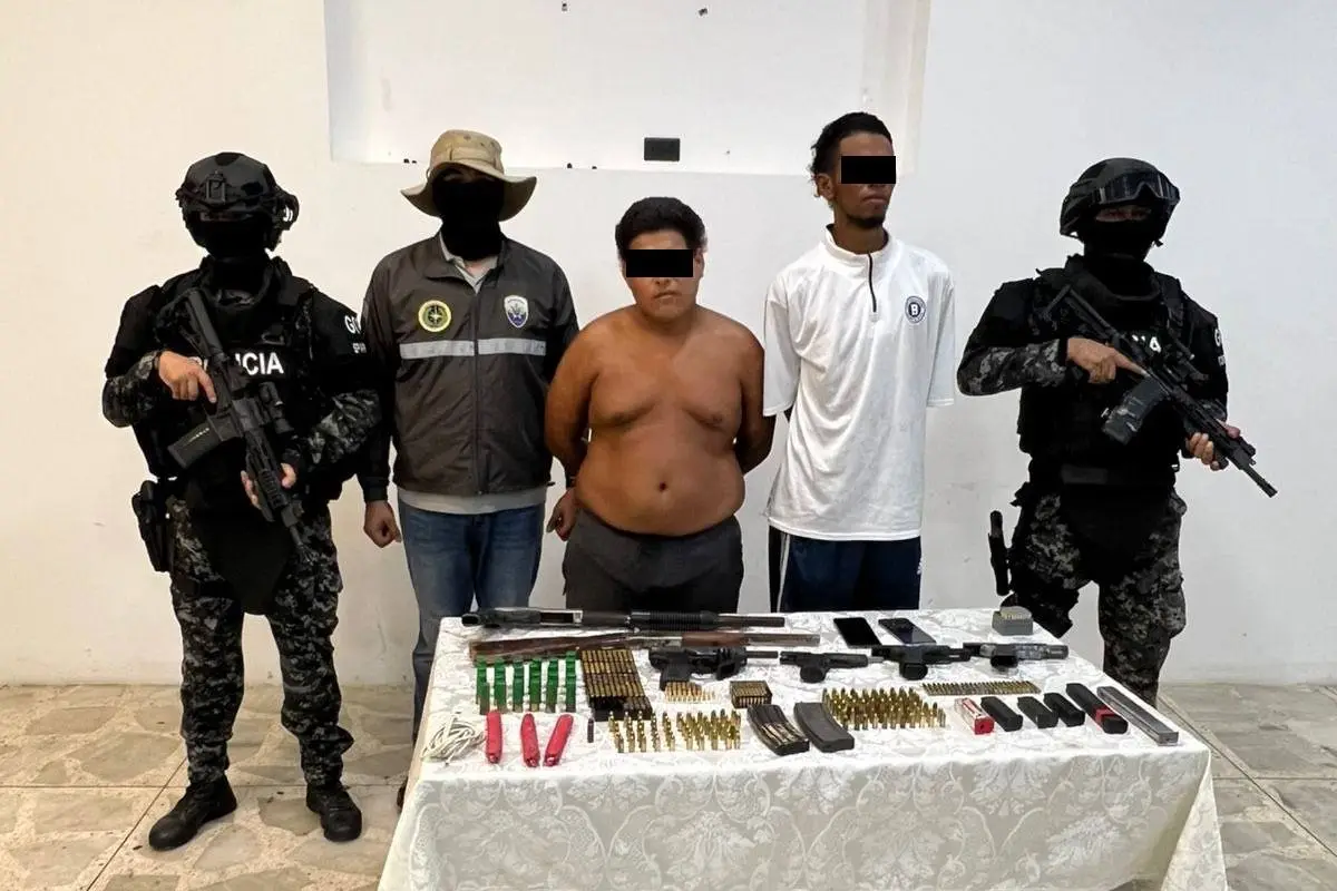 Dos sospechosos fueron capturados durante la operación policial., Redes