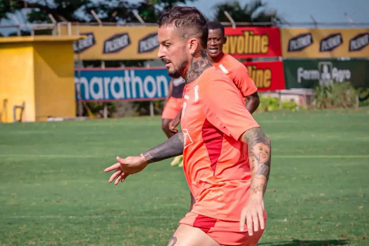Darío Benedetto, con cuatro anotaciones, es el goleador de Barcelona
