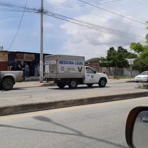 Agentes investigan el asesinato de guía penitenciario emboscado mientras iba a una tienda