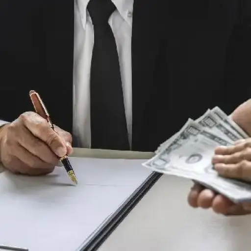 Fiscalía acusa a nueve personas, incluido el alcalde de Riobamba, por presunta asociación ilícita