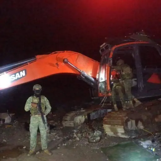Inhabilitan maquinaria y campamentos de minería ilegal en operativo en Morona Santiago