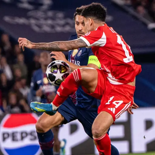 El mundo del fútbol destaca el choque entre París Saint-Germain y Bayern Múnich 