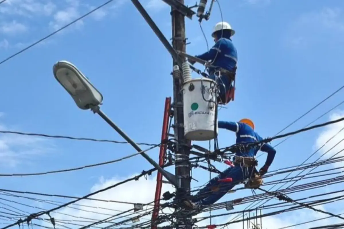 Cnel anuncia cortes de luz programados en la provincia de Guayas por obras de mejora eléctrica este 3 de mayo.