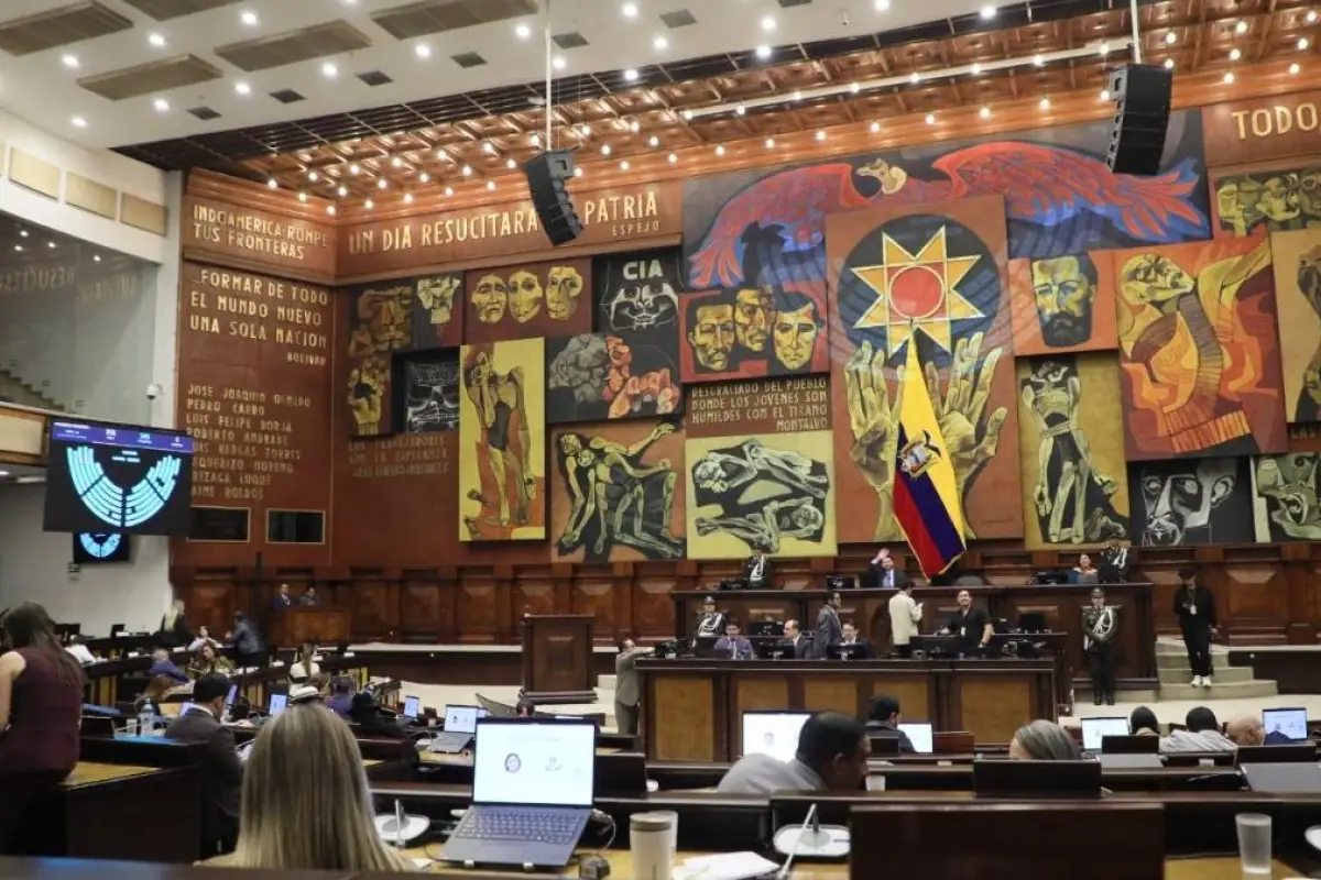 La Asamblea Nacional analiza regulación para delivery y movilidad eléctrica en Ecuador.