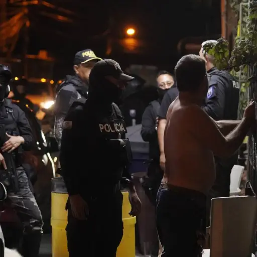 Toque de queda en Ecuador: sanciones, cárcel y controles por incumplir la medida
