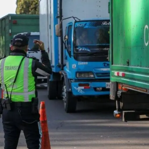 Municipio suspende restricción de transporte pesado en la Simón Bolívar y Ruta Viva por toque de queda