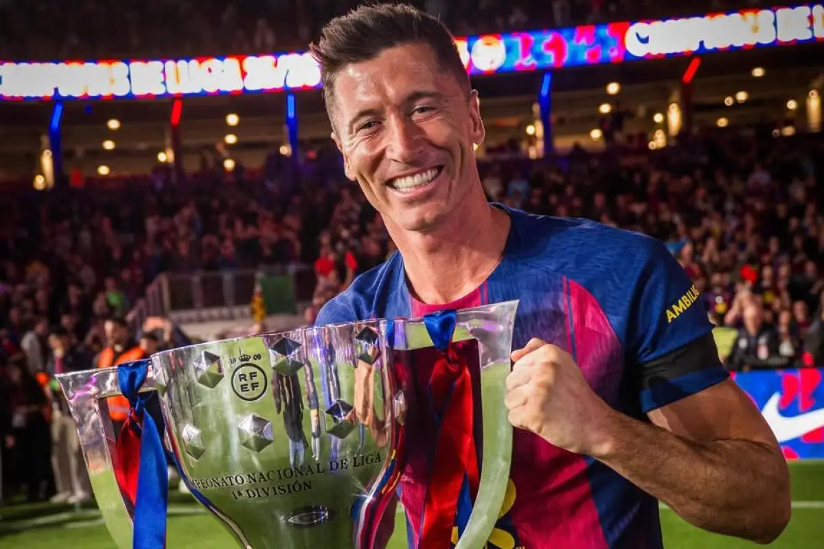 El delantero Robert Lewandowski se despedirá este domingo de la afición del Barcelona 