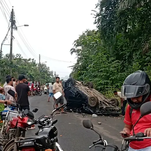Un muerto y un herido tras el volcamiento de un automóvil en Chirijos de Portoviejo