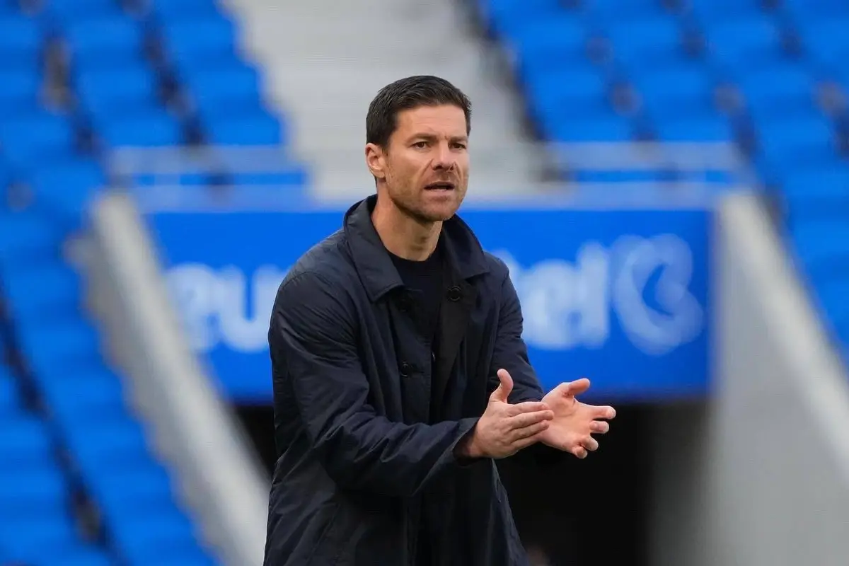 Xabi Alonso llegó a un acuerdo con Chelsea y dirigirá a Moisés Caicedo