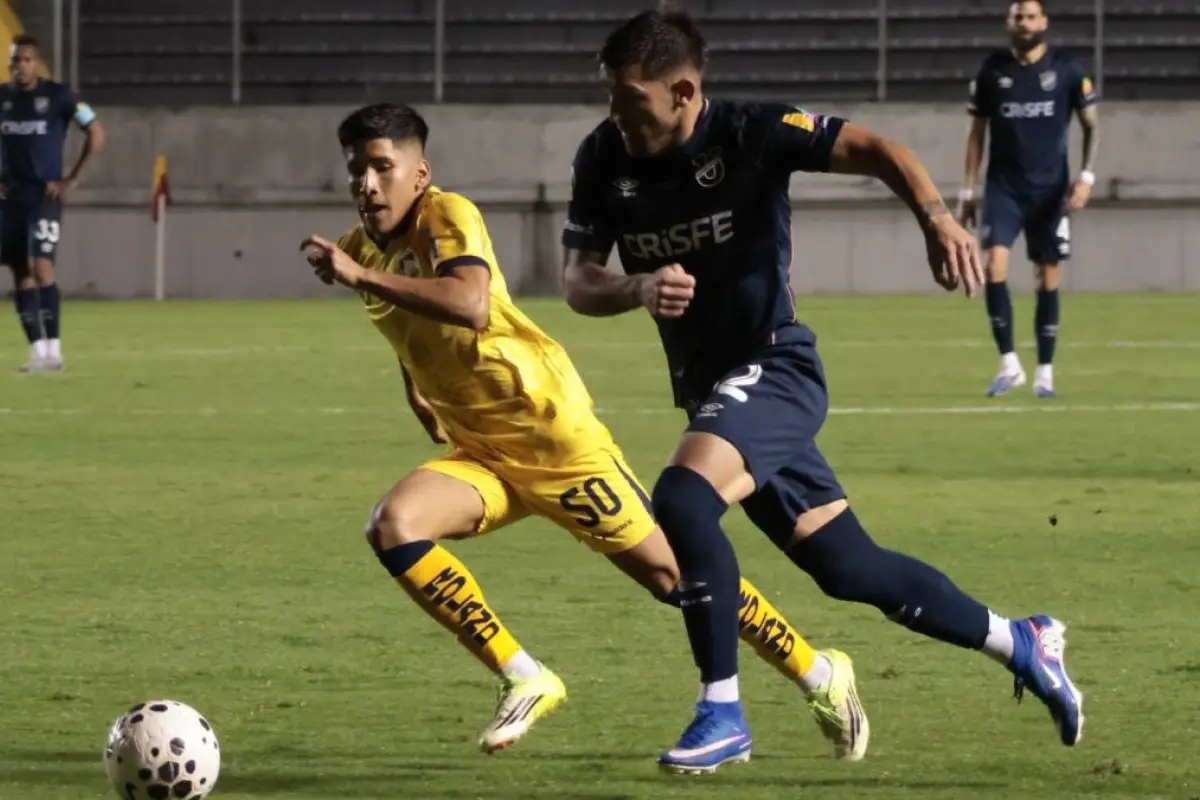 Universidad Católica empata 2-2 ante Delfín y escala al segundo lugar de la LigaPro.