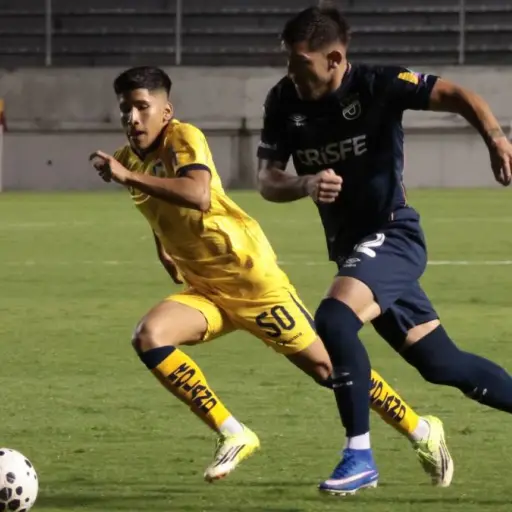 Universidad Católica empata 2-2 ante Delfín y escala al segundo lugar de la LigaPro