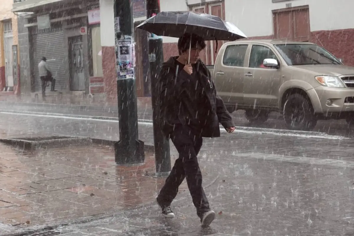 El Inamhi emite alerta por intensas lluvias y tormentas eléctricas en Ecuador hasta el 20 de mayo.