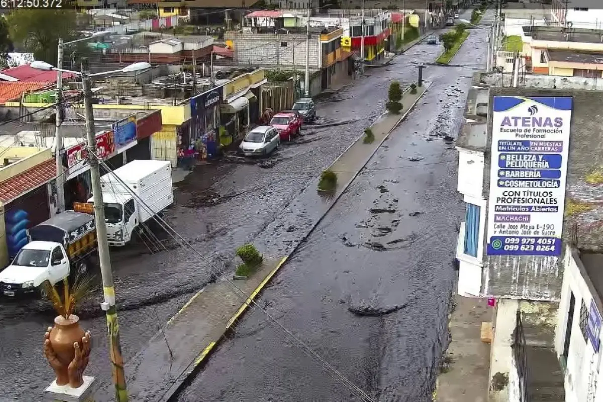 Instituciones educativas adoptan clases virtuales tras el impacto de un aluvión en el cantón Mejía, Pichincha.