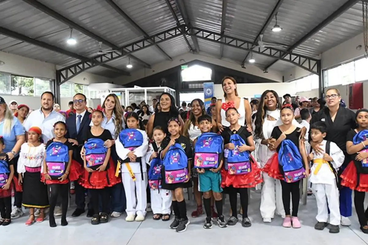EP DASE continúa entrega de 103.000 kits escolares en distintos puntos de Guayaquil