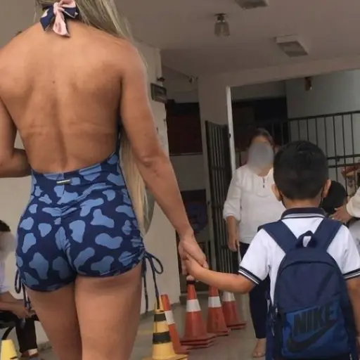 Así es el código de vestimenta para padres de familia que se implementa en algunas instituciones educativas de Ecuador