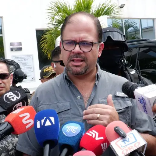 “¡Se les acabó la economía criminal!” El anuncio del ministro John Reimberg sobre la Agencia de Tránsito de Manta