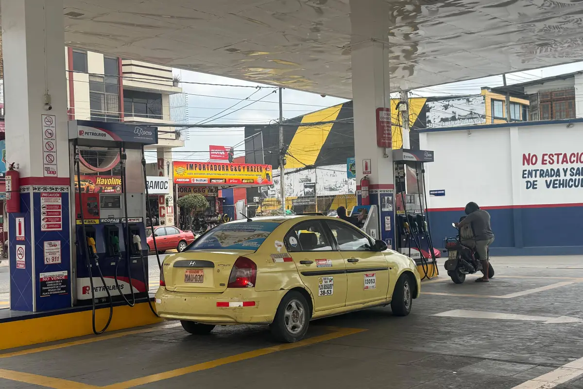 Propietarios de estaciones señalan que la entrega de combustible continúa bajo cupos limitados.