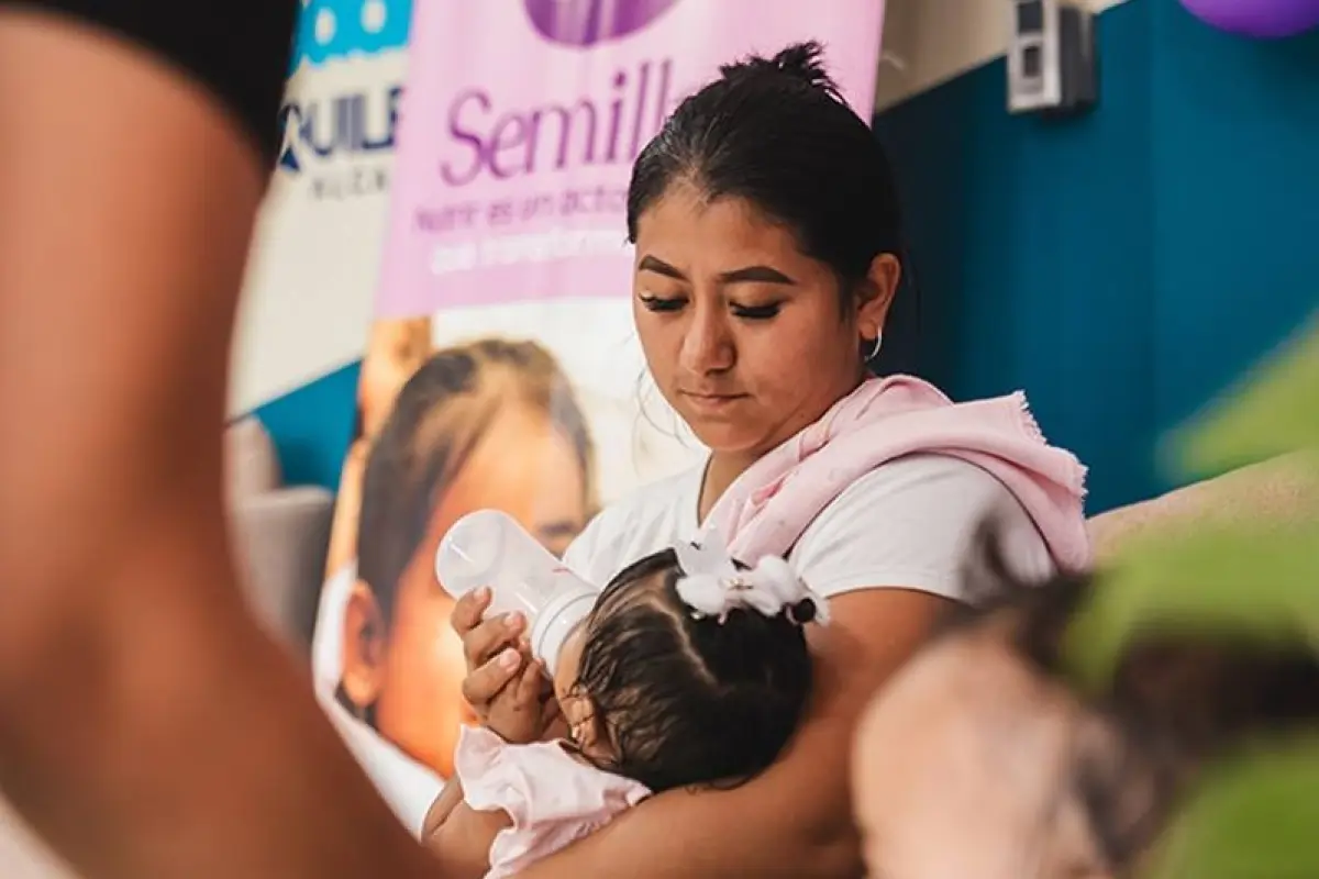 Madres y embarazadas encontraron apoyo y capacitación gratuita en esta feria de Guayaquil