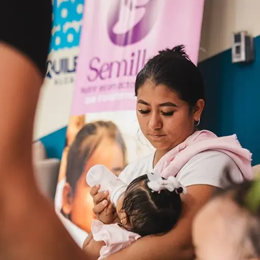 Feria “La Familia” reunió a madres y gestantes en el Centro Integral de la Mujer de Guayaquil