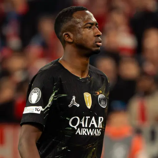 Willian Pacho integra el 11 ideal de la temporada en la Ligue 1 con el PSG
