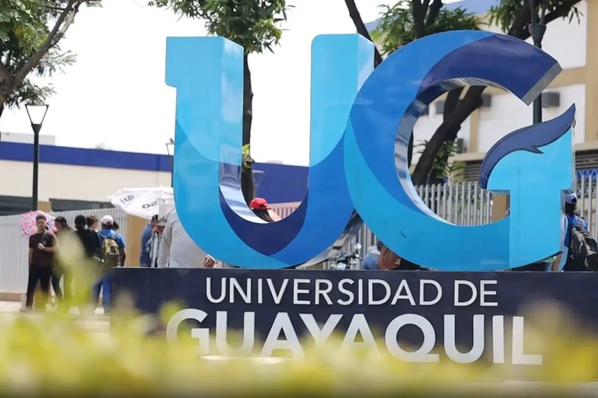 Estos son los estudiantes de la Universidad de Guayaquil beneficiados con ayudas económicas.
