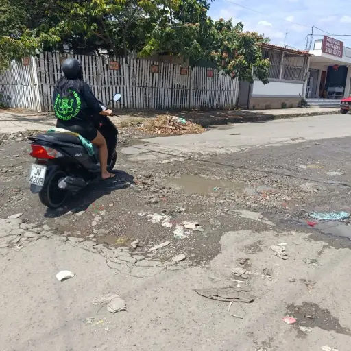 La Ecuación del Cambio, en suspenso: A un año de su inicio, la repavimentación vial de Manta se estanca cerca del 40%