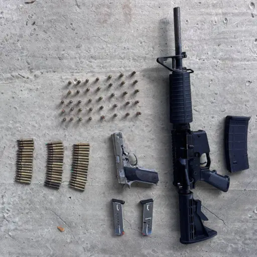 Decomisan armas y municiones en operativo en el sector El Cerro de Montecristi  