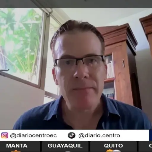 Ecuador mantiene el crecimiento de su economía, pero persisten problemas estructurales, según Alberto Acosta Burneo