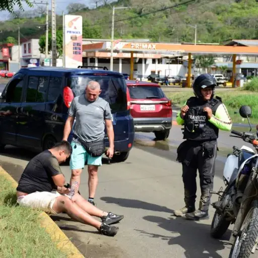 Trabajos de mantenimiento en la vía Portoviejo-Montecristi se extenderán hasta finales de junio