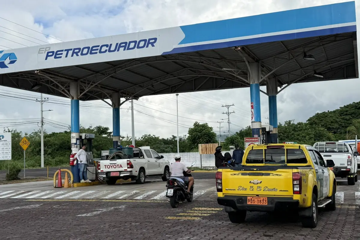 Gasolina en Ecuador sube a USD 3,16 y la ARCH habilita denuncias por sobreprecios