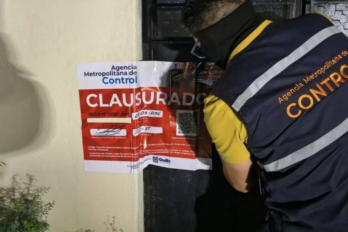 Quito apuestas de USD 200 y más de 100 personas en gallera ilegal de Yaruquí