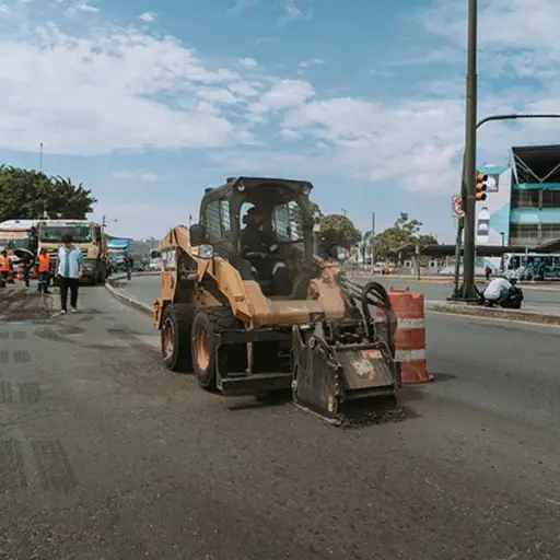 Obras Públicas intensifica mantenimiento de calles y avenidas afectadas por el invierno en Guayaquil