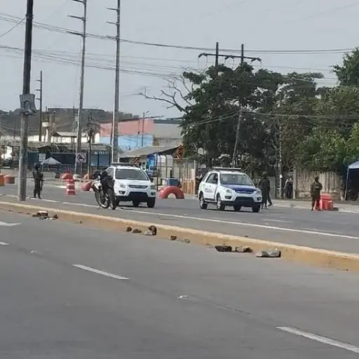 Balacera en los exteriores de la Penitenciaría del Litoral, en Guayaquil, dejó dos hombres heridos