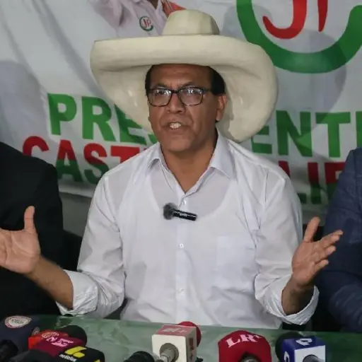 Fiscalía de Perú solicita prisión e inhabilitación para el candidato presidencial Roberto Sánchez