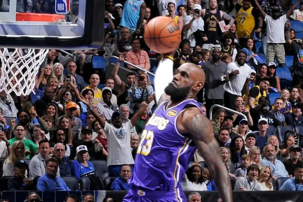 LeBron James dejó en suspenso su continuidad en el baloncesto profesional
