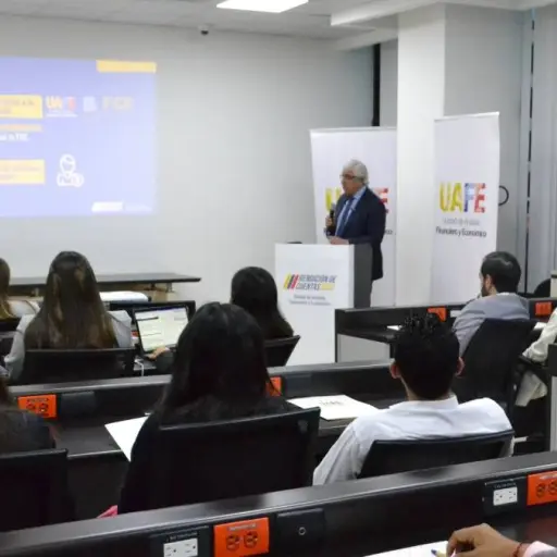 La UAFE convoca a profesionales para fortalecer el combate al lavado de activos con sueldos de hasta mil dólares