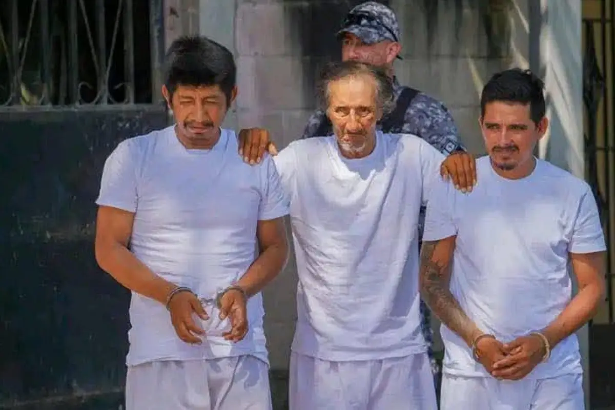 Pescadores de Manabí enfrentan condenas de hasta 15 años en El Salvador por narcotráfico