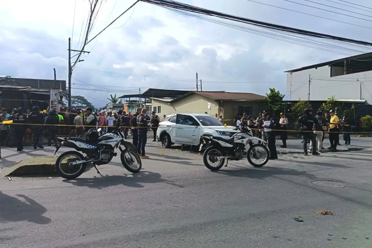 La Policía llegó al lugar de los hechos para acordonar el área y recopilar indicios., Medios Ediasa.