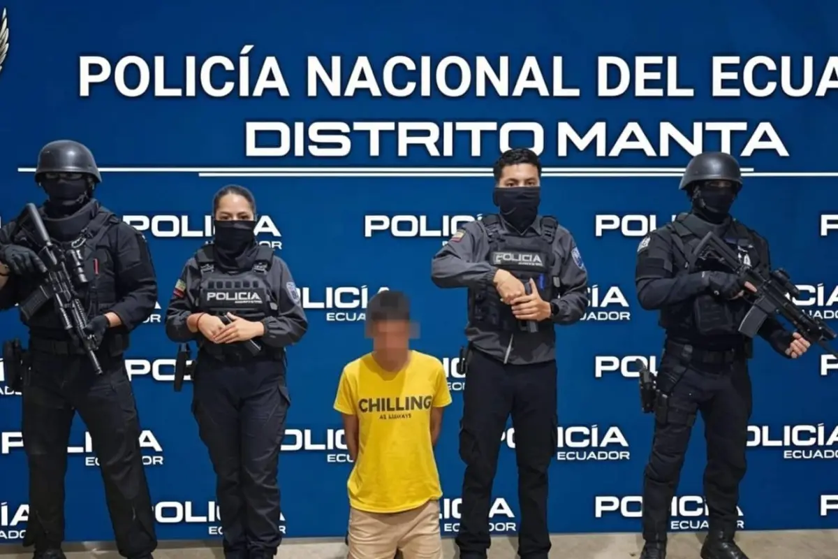 Unidad contra el Ciberdelito ejecuta allanamiento en Manta y decomisa dispositivos electrónicos