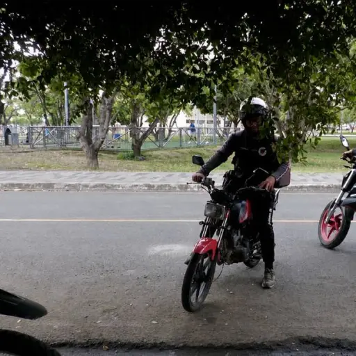 Repartidores a domicilio reportan caída de ingresos por toque de queda en Portoviejo