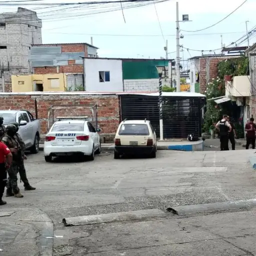 Violento ataque armado dejó dos muertos y dos heridos en la parroquia Tarqui, en Manta