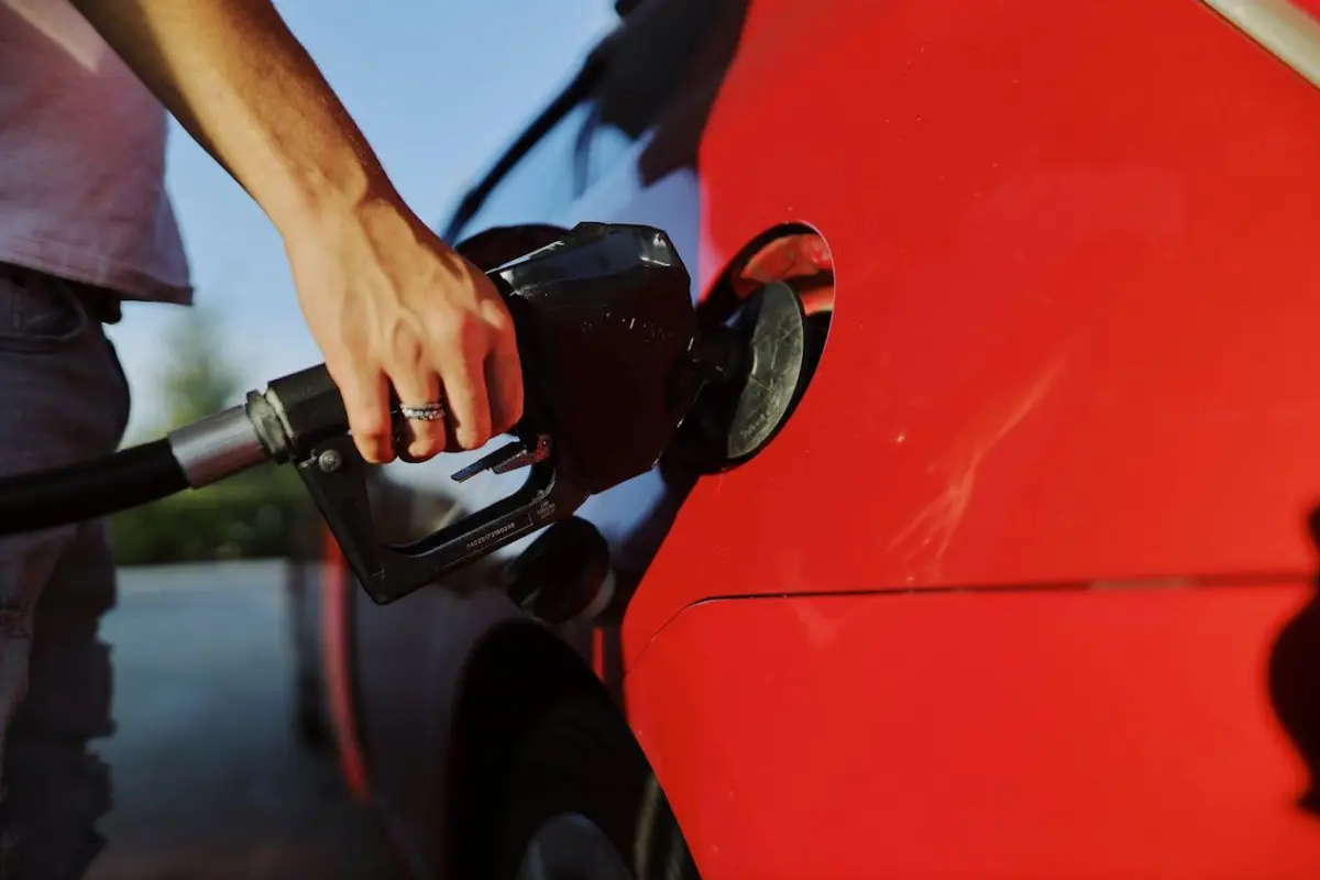 El desabastecimiento de gasolina en Ecuador genera incertidumbre